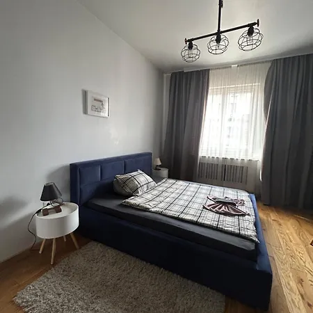 Eclectic And Boutique Designers With Parking Apartmán