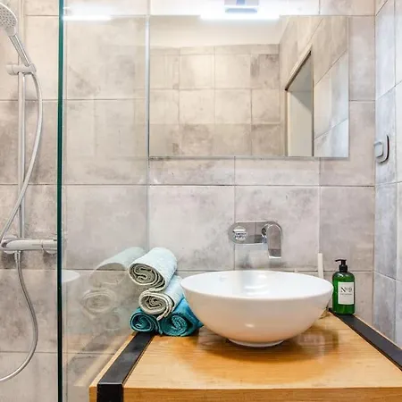 Apartmán Eclectic And Boutique Designers With Parking *