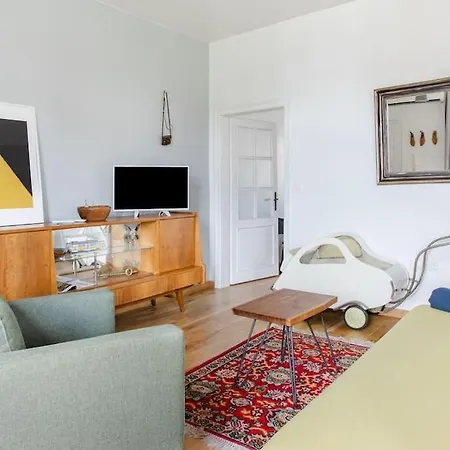 Eclectic And Boutique Designers With Parking * Sofía