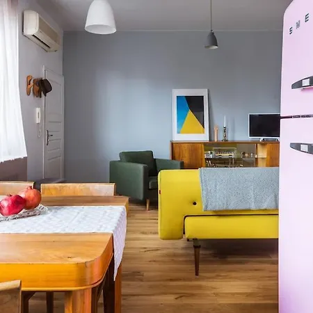 Eclectic And Boutique Designers With Parking Διαμέρισμα