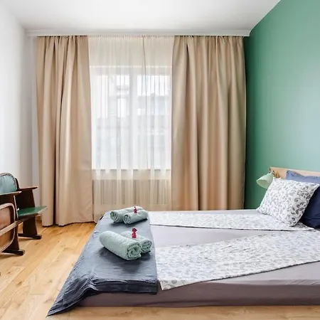 Eclectic And Boutique Designers With Parking By Flat Manаger *