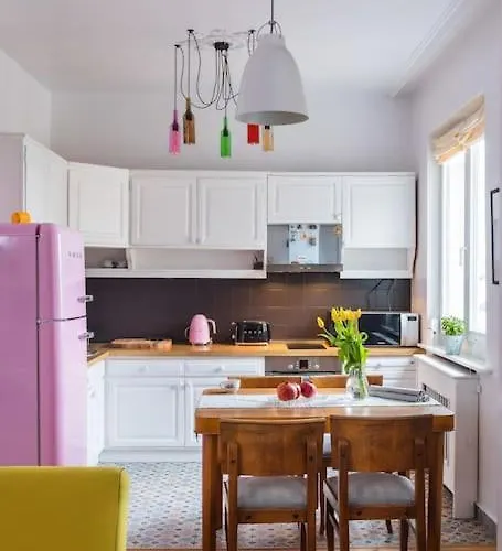 Eclectic And Boutique Designers With Parking ソフィア