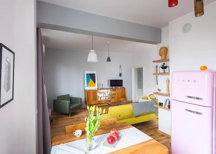 Eclectic And Boutique Designers With Parking アパート